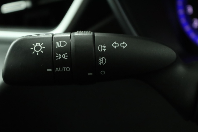 Toyota Corolla - 1.8 Hybrid Executive 31