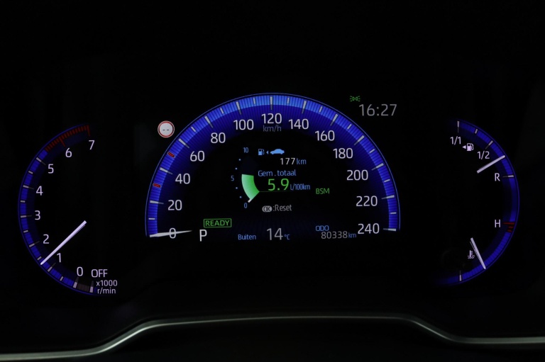 Toyota Corolla - 1.8 Hybrid Executive 6