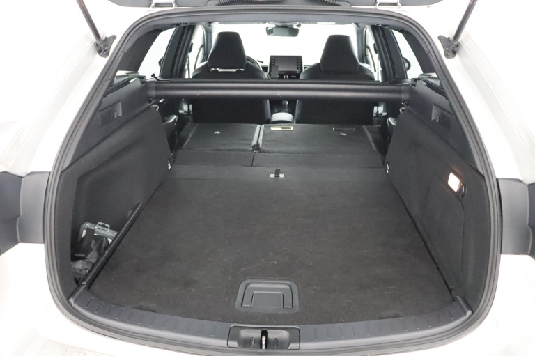 Toyota Corolla - 2.0 High Power Hybrid First Edition 26