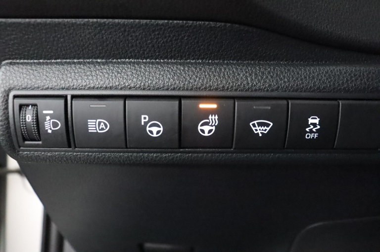 Toyota Corolla - 2.0 High Power Hybrid First Edition 31