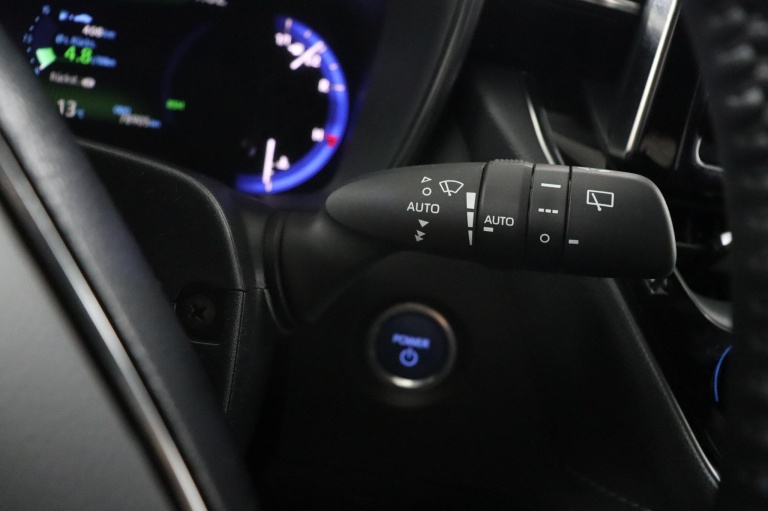 Toyota Corolla - 2.0 High Power Hybrid First Edition 33