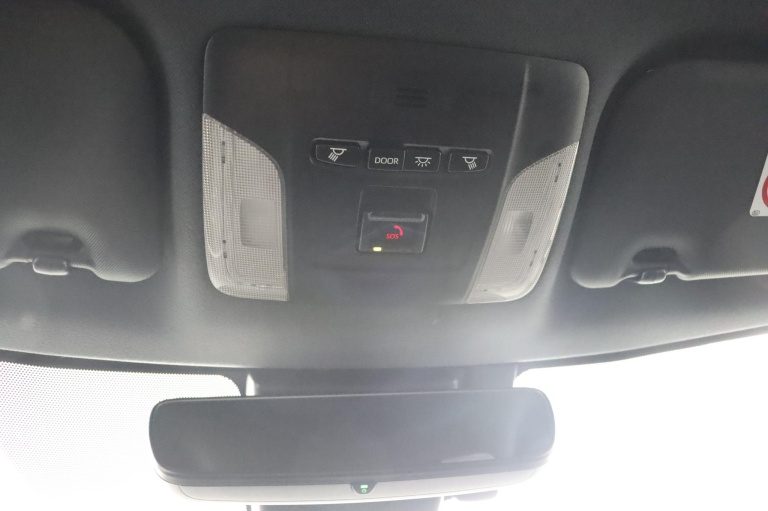 Toyota Corolla - 2.0 High Power Hybrid First Edition 34