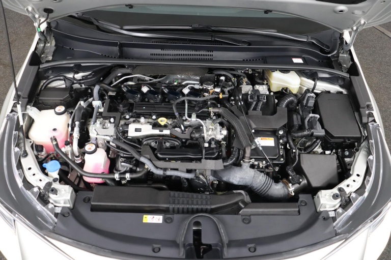 Toyota Corolla - 2.0 High Power Hybrid First Edition 35