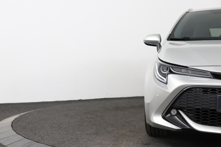 Toyota Corolla - 2.0 High Power Hybrid First Edition 36