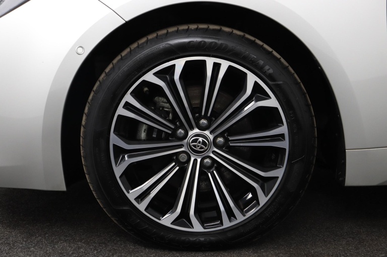 Toyota Corolla - 2.0 High Power Hybrid First Edition 38