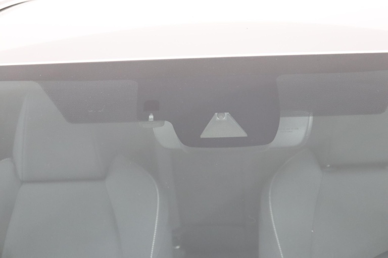 Toyota Corolla - 2.0 High Power Hybrid First Edition 40