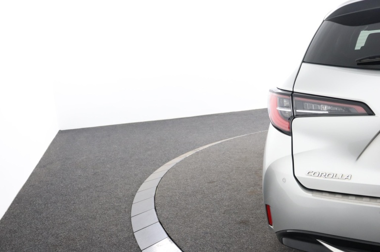 Toyota Corolla - 2.0 High Power Hybrid First Edition 42