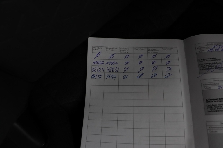 Toyota Corolla - 2.0 High Power Hybrid First Edition 46