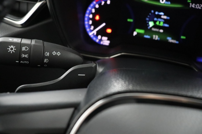 Toyota Corolla - 2.0 High Power Hybrid First Edition 48