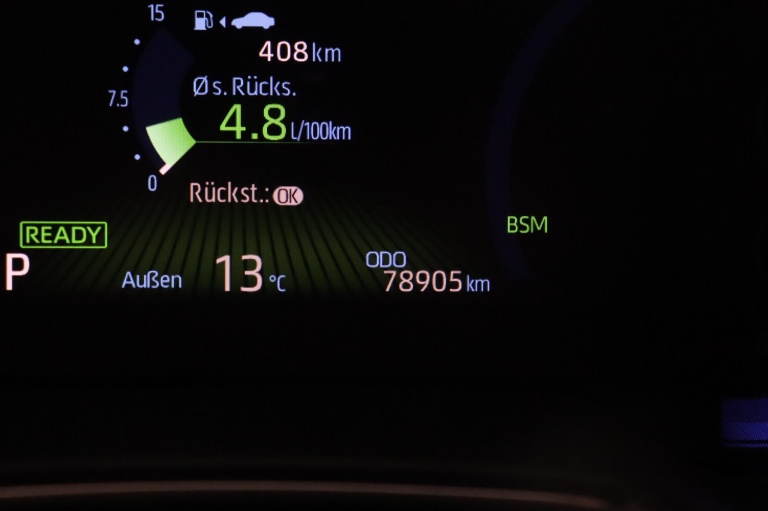 Toyota Corolla - 2.0 High Power Hybrid First Edition 51