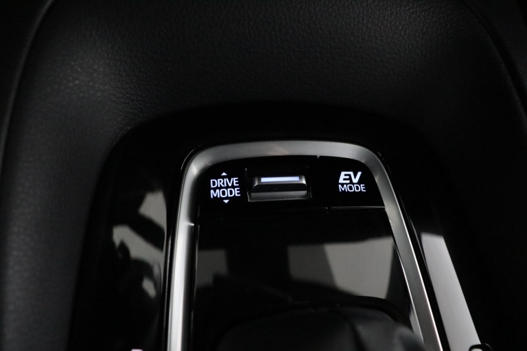 Toyota Corolla - 2.0 High Power Hybrid First Edition 63