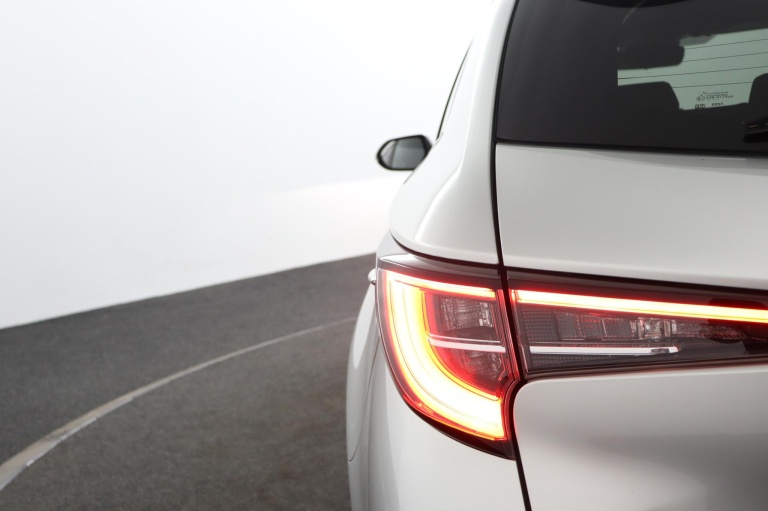 Toyota Corolla - 2.0 High Power Hybrid First Edition 74