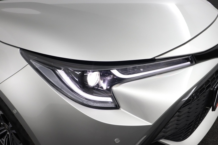 Toyota Corolla - 2.0 High Power Hybrid First Edition 75