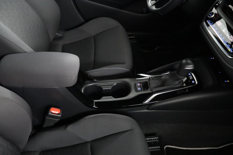 Toyota Corolla - 2.0 High Power Hybrid First Edition 77