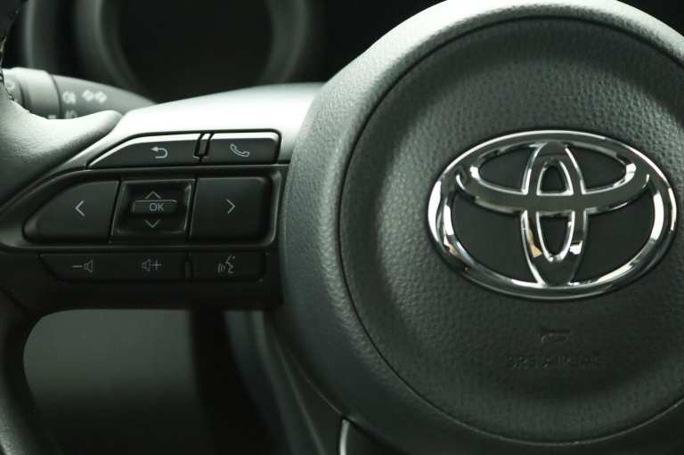 Toyota Yaris - 1.5 Hybrid Dynamic 19