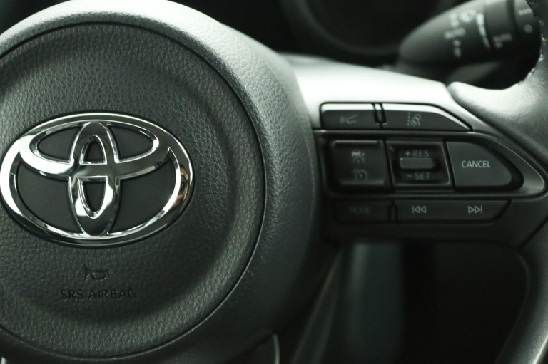 Toyota Yaris - 1.5 Hybrid Dynamic 21