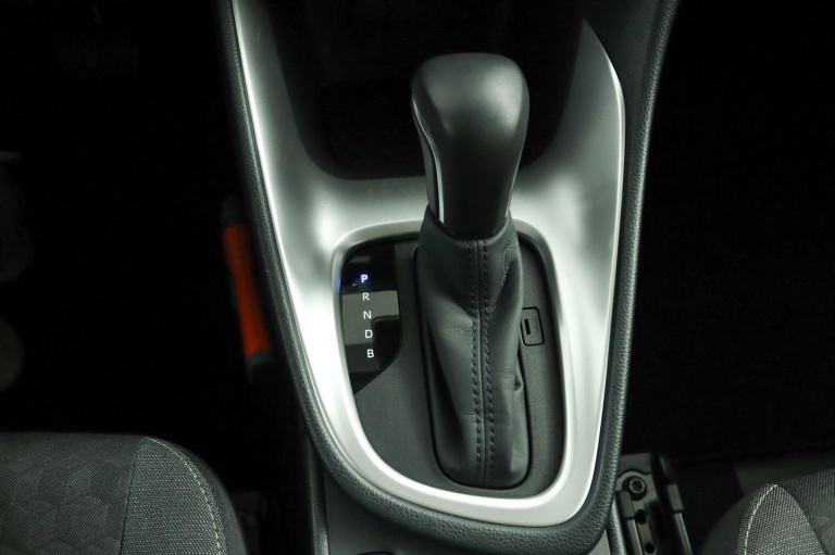 Toyota Yaris - 1.5 Hybrid Dynamic 27