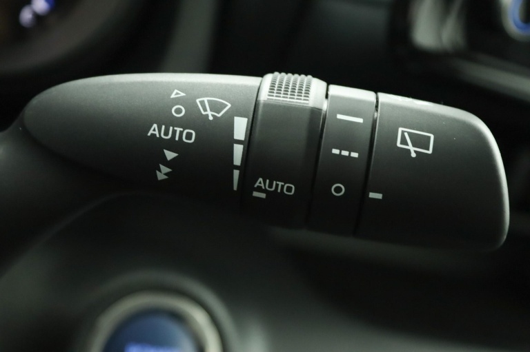 Toyota Yaris - 1.5 Hybrid Dynamic 31