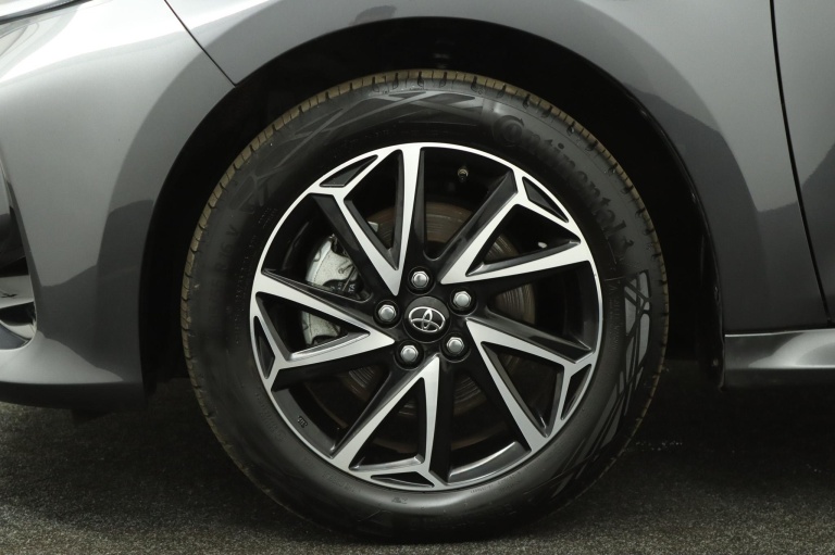 Toyota Yaris - 1.5 Hybrid Dynamic 37