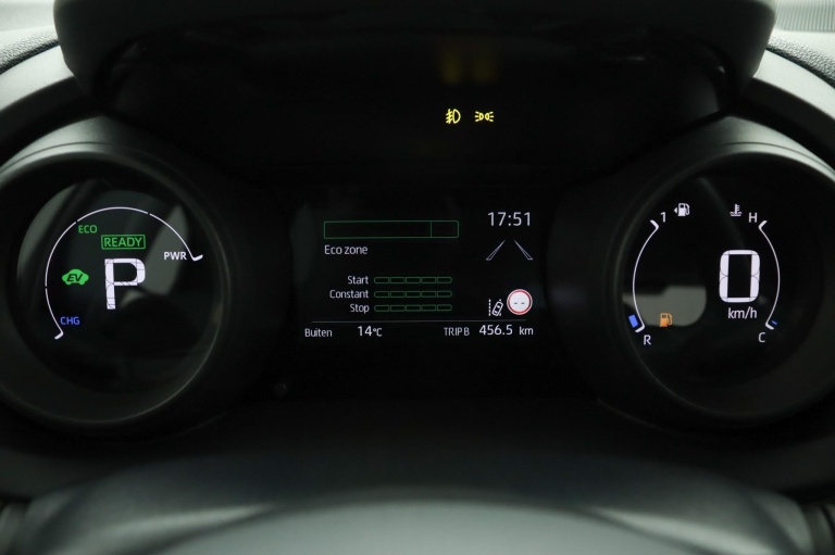 Toyota Yaris - 1.5 Hybrid Dynamic 43