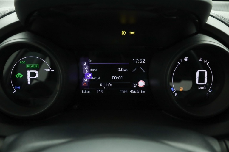 Toyota Yaris - 1.5 Hybrid Dynamic 47