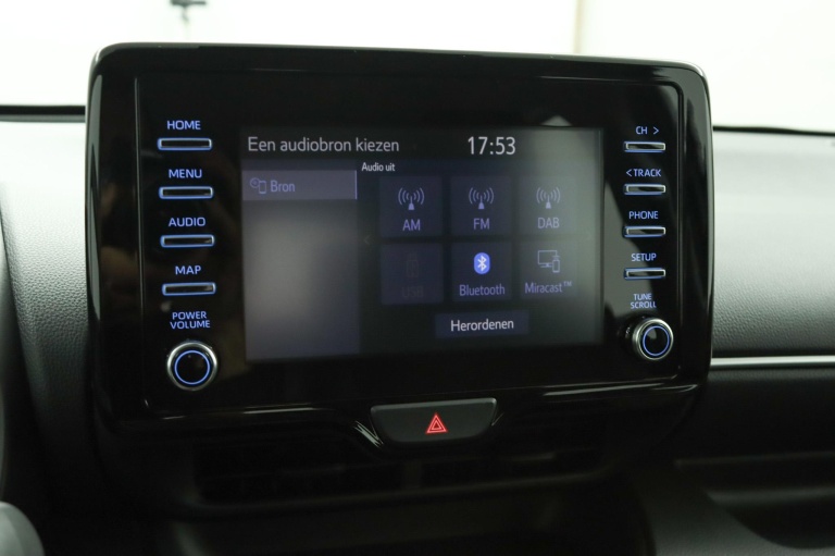 Toyota Yaris - 1.5 Hybrid Dynamic 56