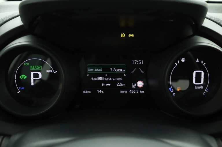 Toyota Yaris - 1.5 Hybrid Dynamic 6