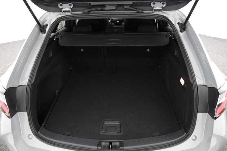 Toyota Corolla Touring Sports - 2.0 Hybrid Dynamic 23