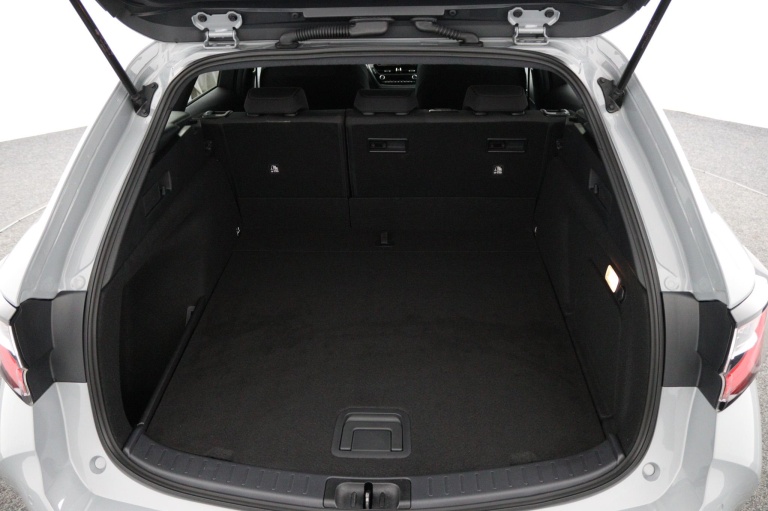 Toyota Corolla Touring Sports - 2.0 Hybrid Dynamic 24