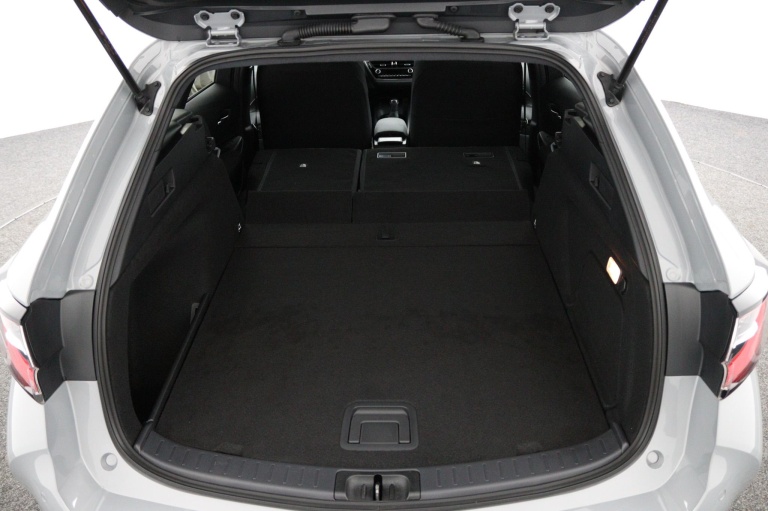 Toyota Corolla Touring Sports - 2.0 Hybrid Dynamic 26