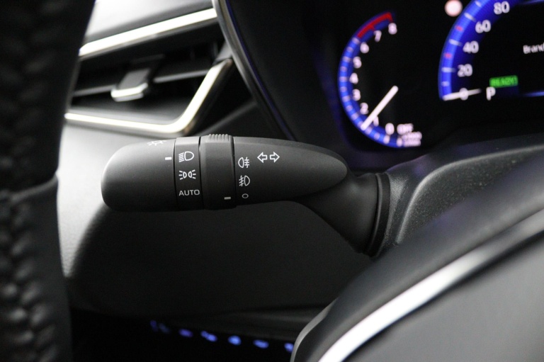 Toyota Corolla Touring Sports - 2.0 Hybrid Dynamic 30