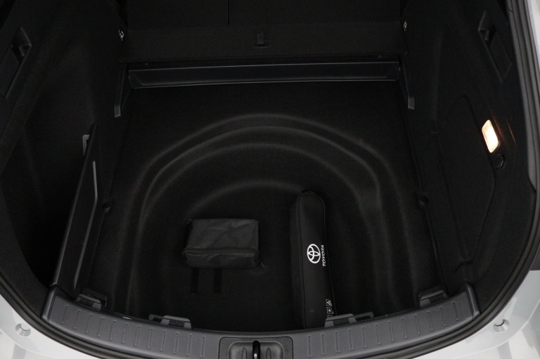 Toyota Corolla Touring Sports - 2.0 Hybrid Dynamic 33