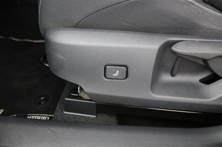 Toyota Corolla Touring Sports - 2.0 Hybrid Dynamic 37