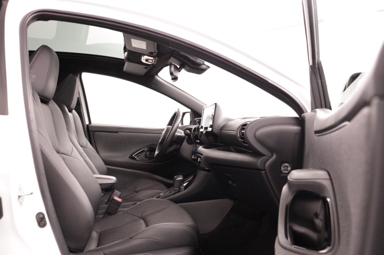 Toyota Yaris - 1.5 Hybrid Executive 19