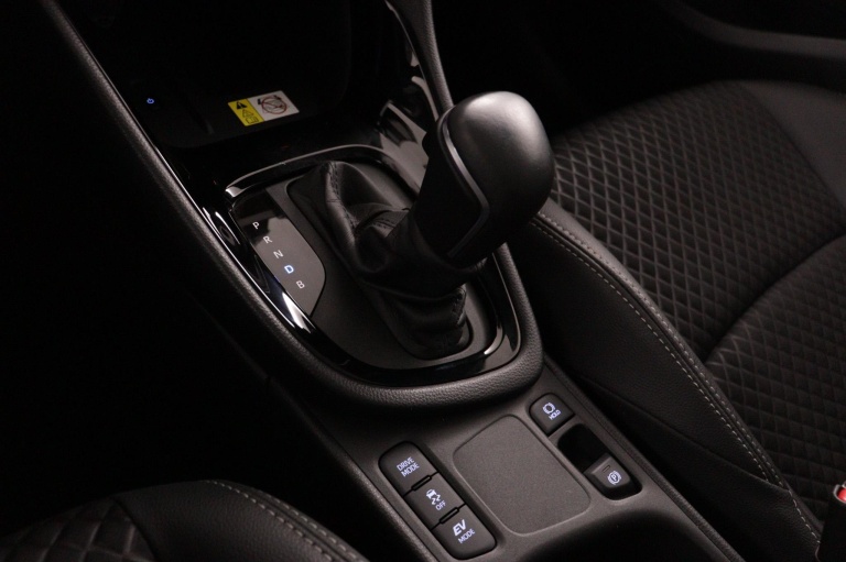 Toyota Yaris - 1.5 Hybrid Executive 26