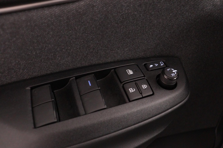 Toyota Yaris - 1.5 Hybrid Executive 28