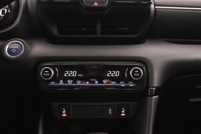 Toyota Yaris - 1.5 Hybrid Executive 7