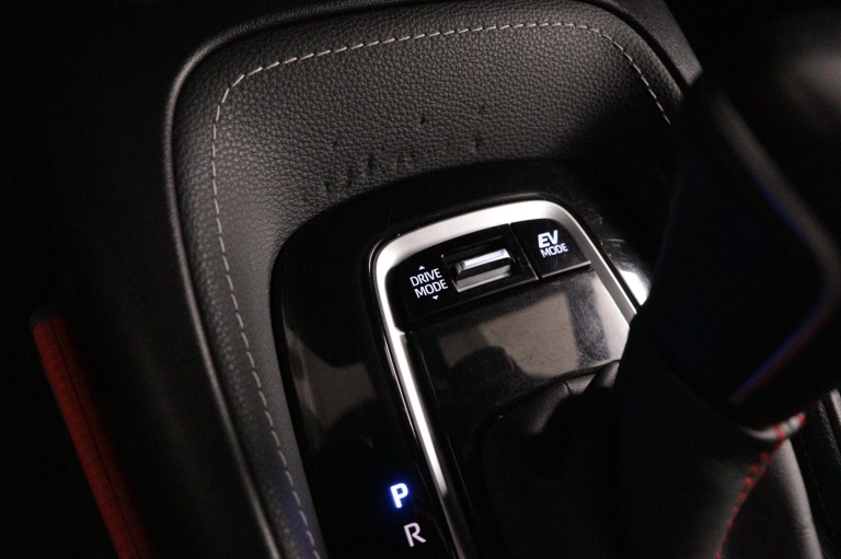 Toyota Corolla - 2.0 Hybrid GR-Sport 53