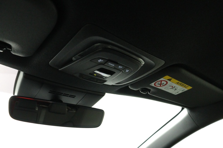 Toyota Corolla Cross - Hybrid 140 Dynamic 32