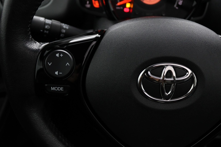 Toyota Aygo - 1.0 VVT-i x-joy cabrio 19