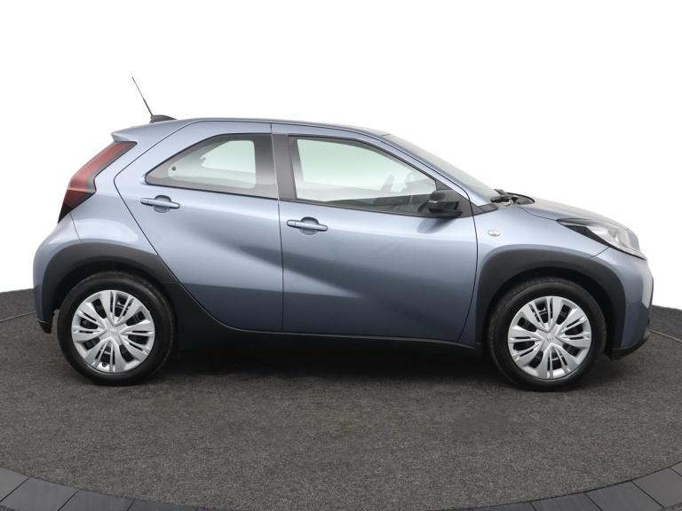 Toyota Aygo X - 1.0 VVT-i MT Play 13