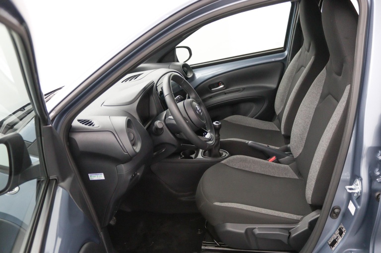 Toyota Aygo X - 1.0 VVT-i MT Play 17