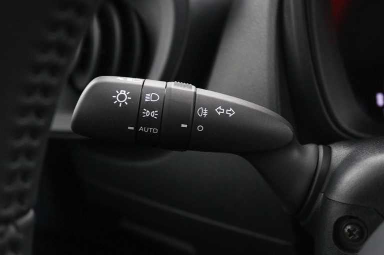 Toyota Aygo X - 1.0 VVT-i MT Play 30