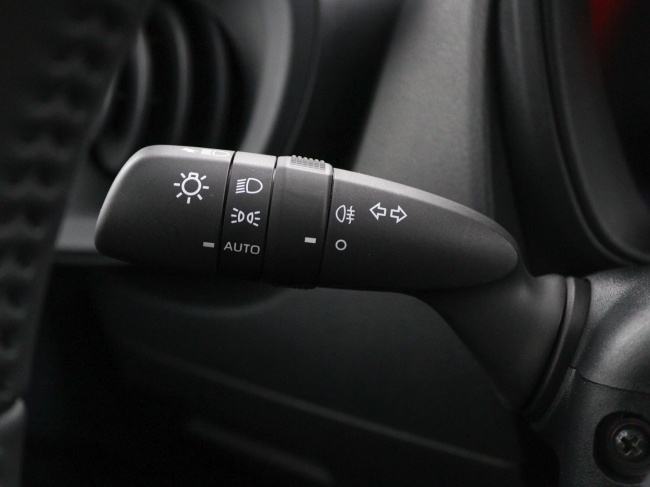 Toyota Aygo X - 1.0 VVT-i MT Play