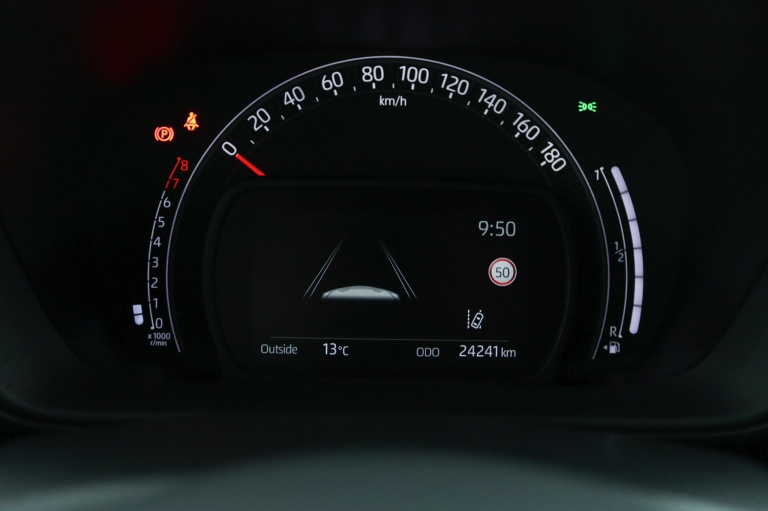 Toyota Aygo X - 1.0 VVT-i MT Play 6