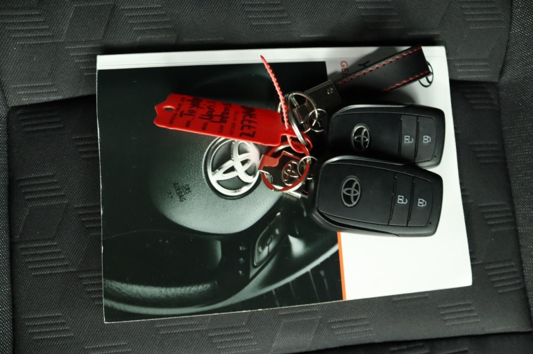 Toyota Yaris - 1.5 Hybrid 115 First Edition 11