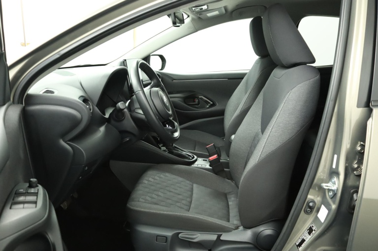 Toyota Yaris - 1.5 Hybrid 115 First Edition 17