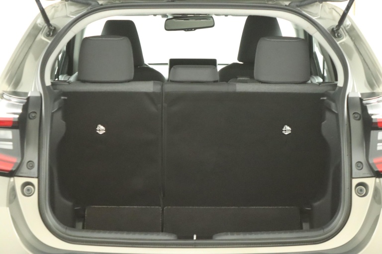 Toyota Yaris - 1.5 Hybrid 115 First Edition 24