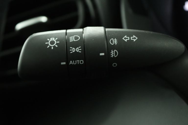 Toyota Yaris - 1.5 Hybrid 115 First Edition 31