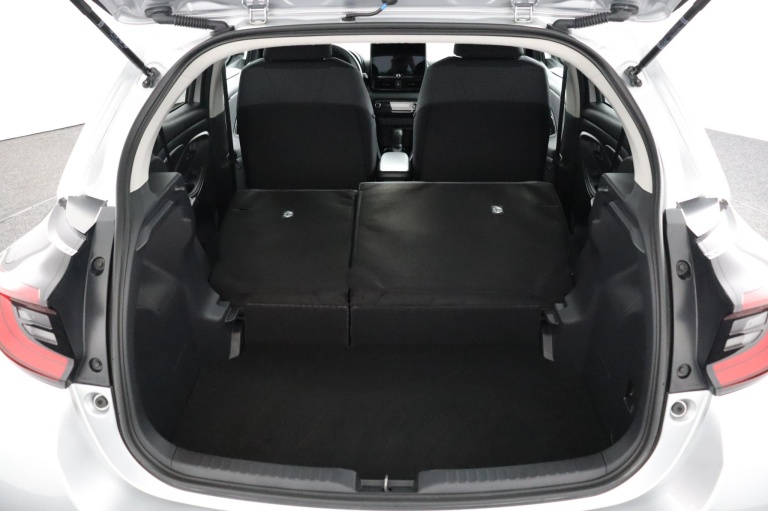 Toyota Yaris - 1.5 Hybrid 115 First Edition 24